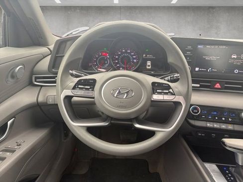 Used 2023 Hyundai Elantra SEL FWD image 21