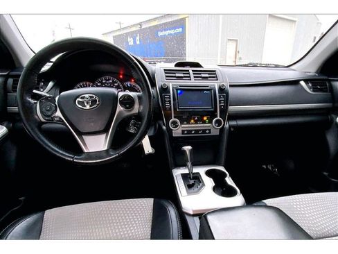 Used 2012 Toyota Camry SE image 17