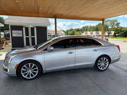 Used 2015 Cadillac XTS Luxury w/ Driver Awareness Package FWD image 3