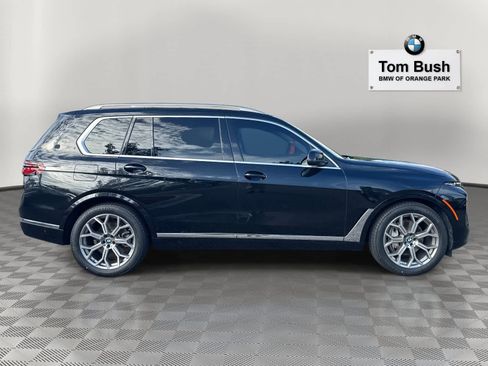 Used 2023 BMW X7 xDrive40i w/ Executive Package image 2