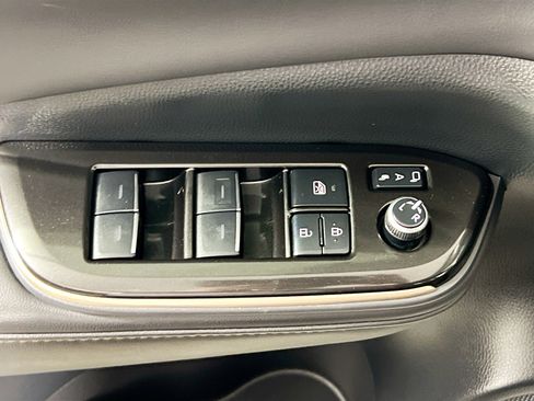 Used 2024 Toyota Crown AWD/4WD image 16