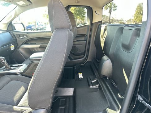 Used 2022 Chevrolet Colorado LT w/ Fleet Safety Package image 31