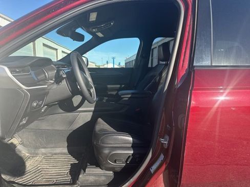 Used 2023 Jeep Grand Cherokee Altitude image 14