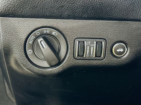 Used 2023 Dodge Challenger SXT RWD image 12