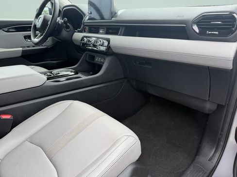 Used 2023 Honda Pilot Touring image 17