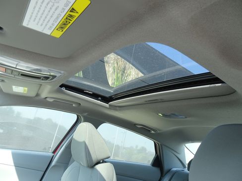 New 2025 Hyundai Elantra SEL image 10