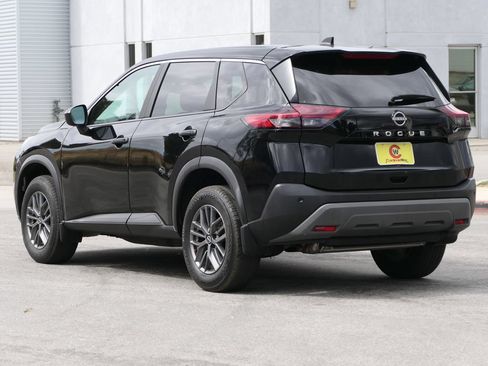 Used 2023 Nissan Rogue S FWD image 5