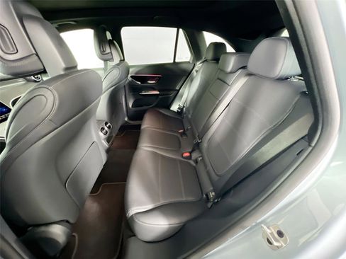 Used 2025 Mercedes-Benz GLC 300 4MATIC image 23