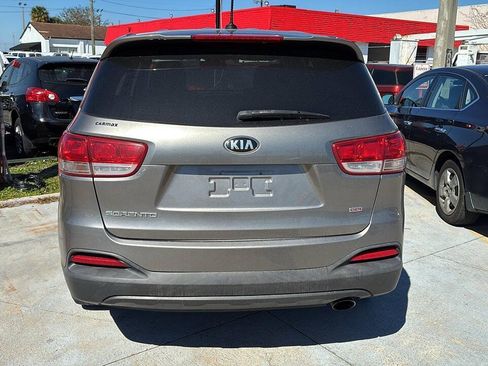 Used 2017 Kia Sorento L FWD image 3