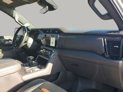 Used 2024 GMC Sierra 1500 AT4 w/ Technology Package image 14