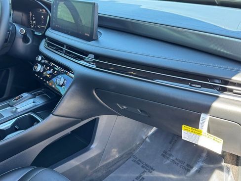 Certified 2026 INFINITI QX60 Luxe w/ Family Package AWD/4WD image 29