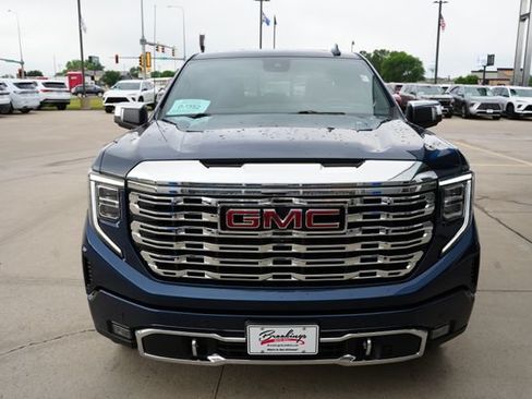 Used 2023 GMC Sierra 1500 Denali w/ Denali Reserve Package AWD/4WD image 32