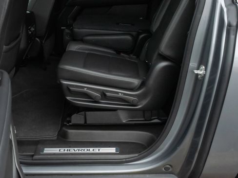 Used 2021 Chevrolet Suburban LT image 11
