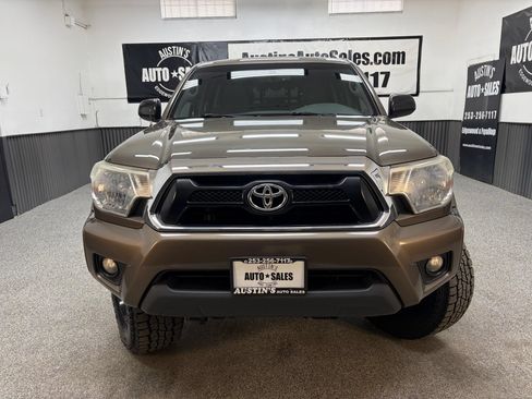 Used 2013 Toyota Tacoma 4x4 Double Cab w/ TRD Off-Road Pkg image 5