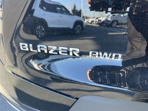 New 2025 Chevrolet Blazer LT w/ Convenience Package image 33