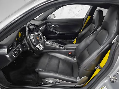 Used 2019 Porsche 911 Carrera RWD image 20