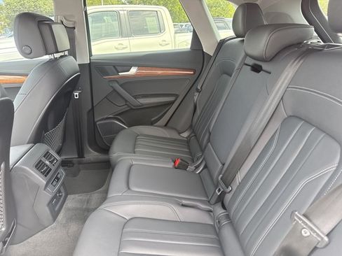 Used 2023 Audi Q5 2.0T Premium Plus w/ Premium Plus Package AWD/4WD image 6
