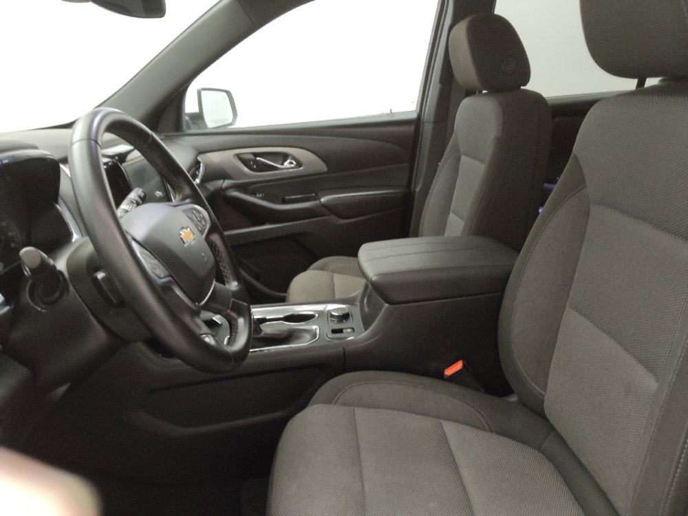 Used 2023 Chevrolet Traverse LT FWD image 17