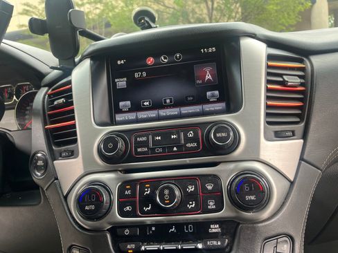 Used 2015 GMC Yukon XL SLT w/ Open Road Package AWD/4WD image 16