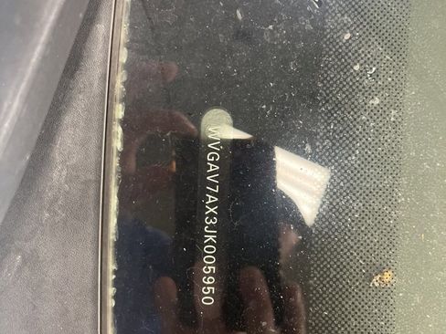 Used 2018 Volkswagen Tiguan Limited w/ Premium Package image 6