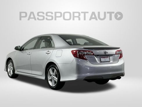 Used 2014 Toyota Camry SE image 6