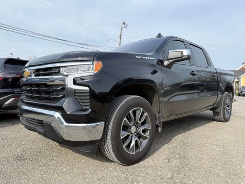 Used 2025 Chevrolet Silverado 1500 LT image 2