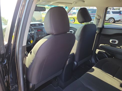 Used 2016 Kia Soul FWD image 16
