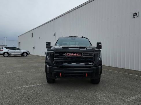 Used 2024 GMC Sierra 2500 AT4 w/ Technology Package image 3