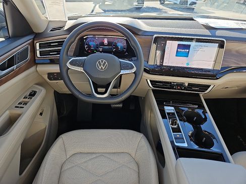 New 2026 Volkswagen Atlas SE image 9