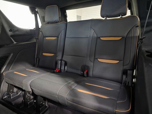 Used 2024 GMC Yukon AT4 AWD/4WD image 13