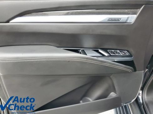 Certified 2025 Cadillac Escalade ESV V AWD/4WD image 25