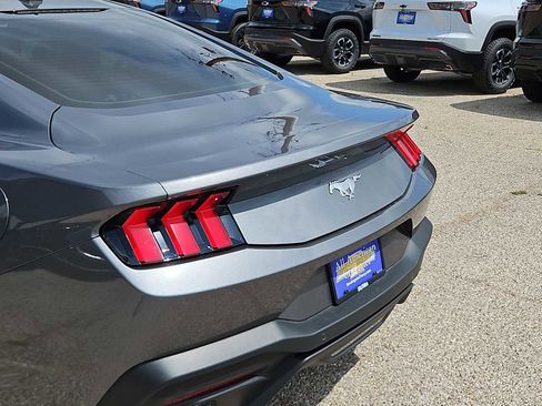 Used 2025 Ford Mustang Coupe image 23