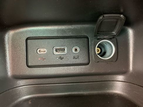 Used 2022 Chevrolet Equinox LT image 37