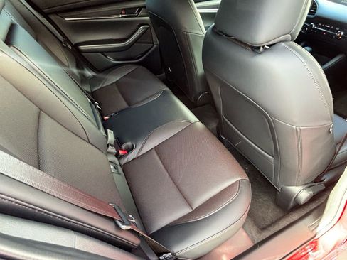 New 2026 MAZDA MAZDA3 Hatchback w/Premium Plus Pkg image 19