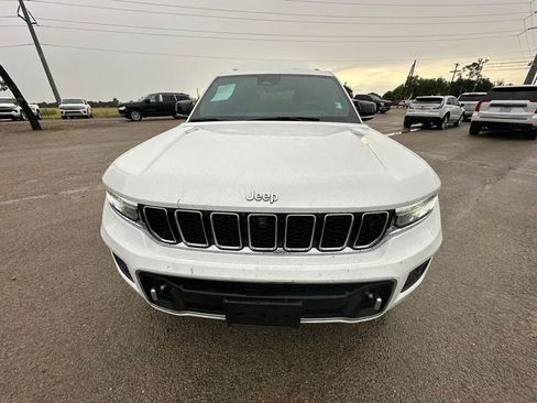 Used 2022 Jeep Grand Cherokee Overland w/ Adv Protech Group III AWD/4WD image 2