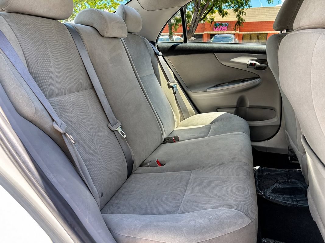 Used 2012 Toyota Corolla LE FWD image 13