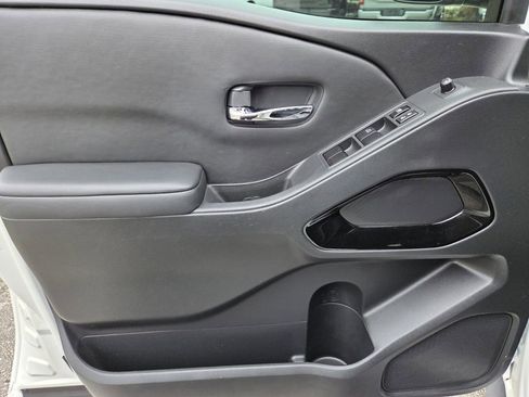 Used 2023 Nissan Frontier SV w/ Midnight Edition Package image 23