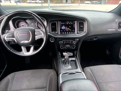 Used 2017 Dodge Charger SXT w/ Driver Confidence Group image 16