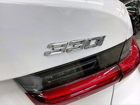 Used 2019 BMW 330i Sedan w/ Driving Assistance Package image 22