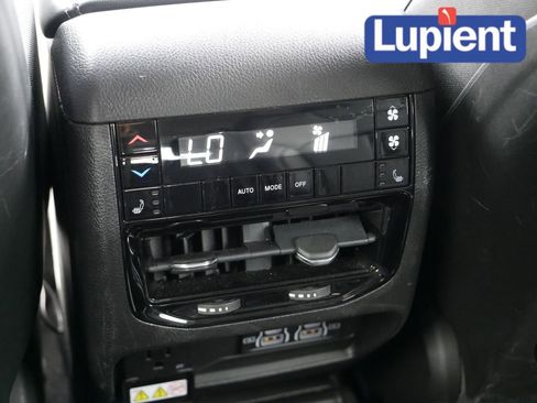 Used 2022 Jeep Grand Cherokee L Limited image 18