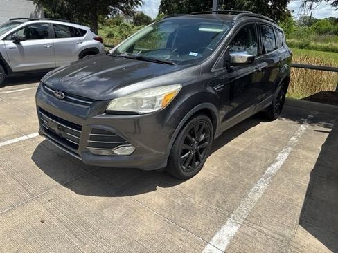 Used 2015 Ford Escape SE w/ SE Chrome Package FWD image 1