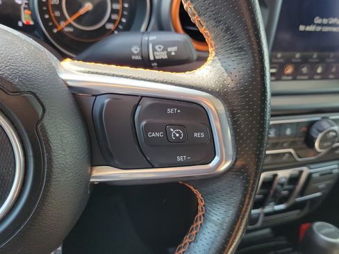 Used 2023 Jeep Gladiator Mojave w/ Cold Weather Group AWD/4WD image 22