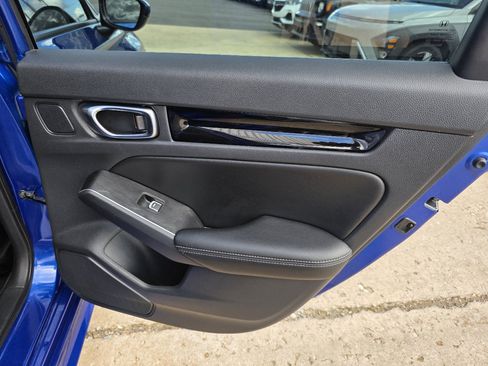 Used 2022 Honda Civic Touring image 22