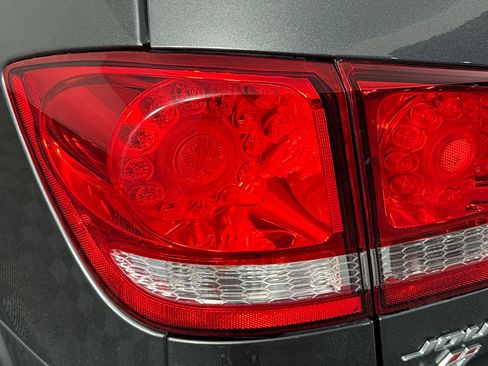 Used 2018 Dodge Journey SXT w/ Blacktop Package image 34