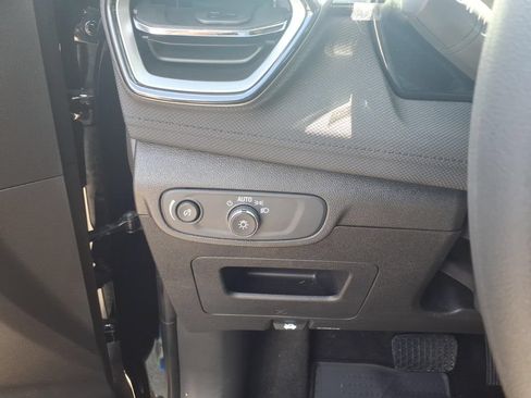 Used 2025 Chevrolet TrailBlazer LS w/ LS Convenience Package FWD image 11