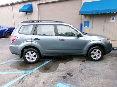 Used 2013 Subaru Forester 2.5X w/ Popular Pkg 3 image 6