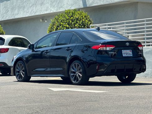 Used 2024 Toyota Corolla SE FWD image 3