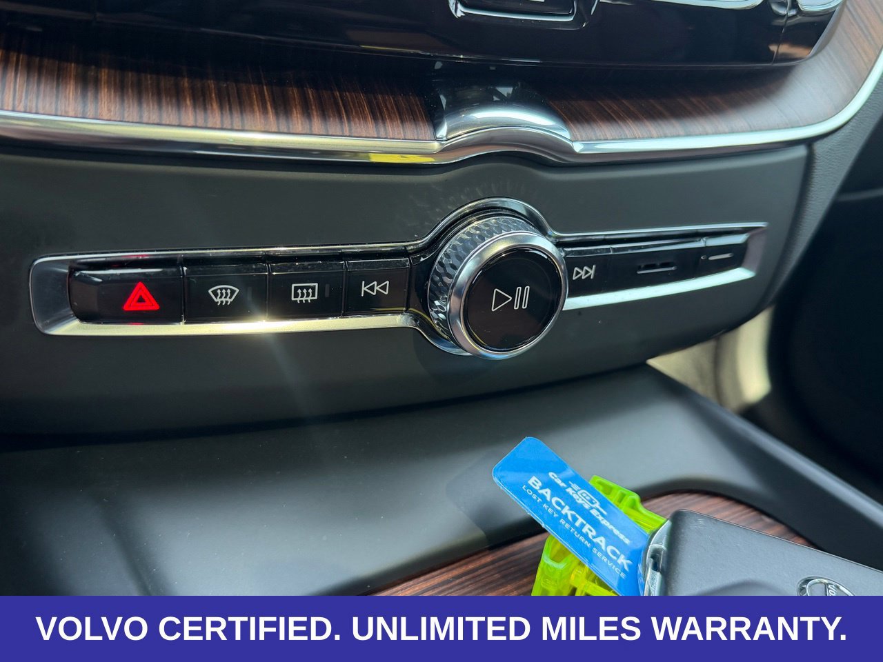 Certified 2024 Volvo XC60 T8 Plus w/ Protection Package Premier AWD/4WD image 24