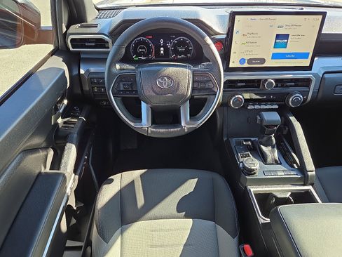 Used 2024 Toyota Tacoma TRD Off-Road image 11