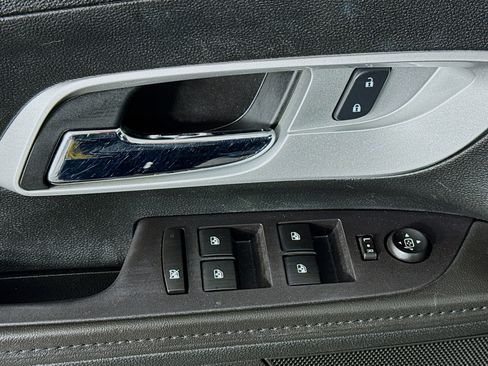 Used 2016 Chevrolet Equinox LT w/ Convenience Package image 22